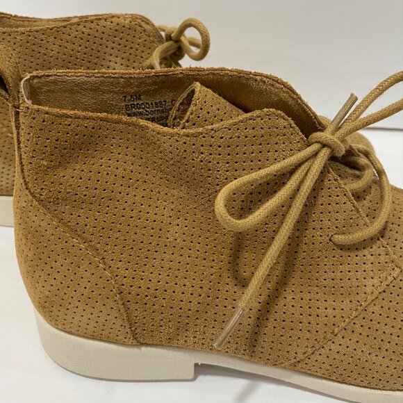 Born Tan Perforated Suede Lace-Up Ankle Boots W/ Size 7.5M Durable Rubber Soul - Picture 5 of 10